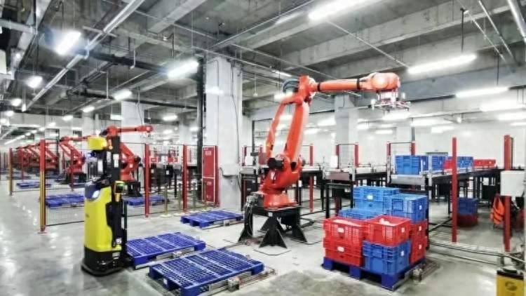 松江机器人企业：让超大型中央厨房更智能，工作范围扩展至3米！
