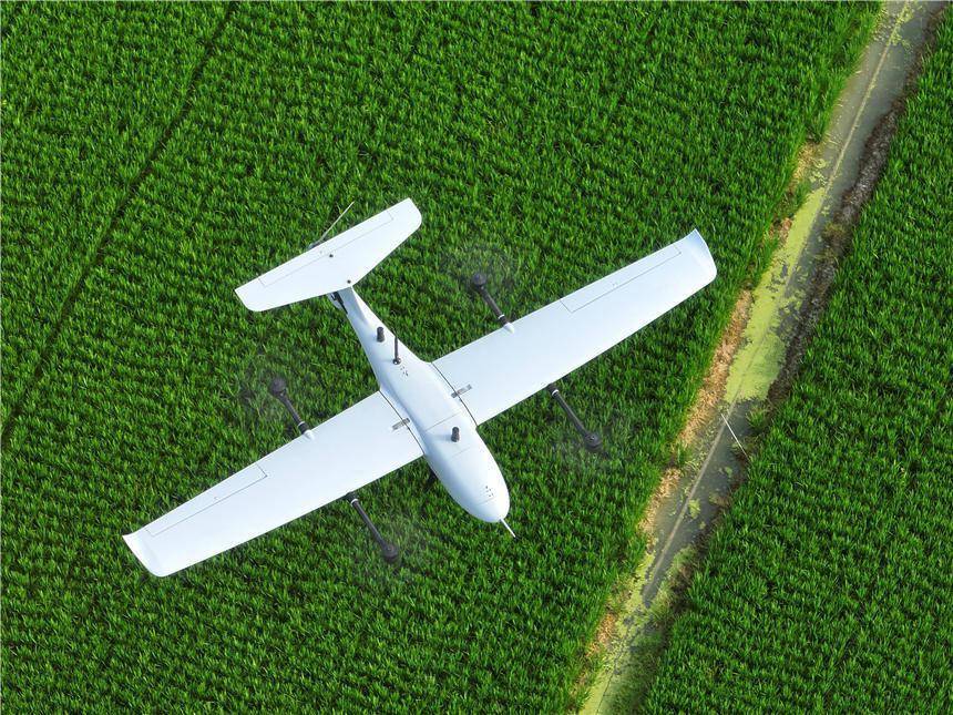 New breakthrough! State Grid Jingzhou Power Supply Company uses fixed-wing drones for the first time to inspect ultra-high voltage transmission lines